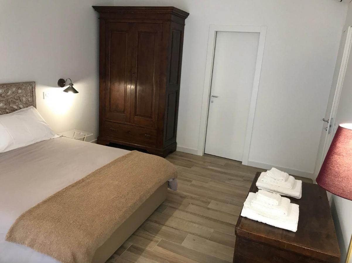 Bellhome 1 - Elegante Appartamento Nel Centro Di Bari Buitenkant foto
