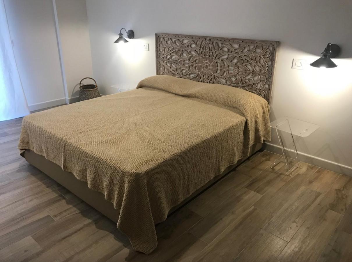 Bellhome 1 - Elegante Appartamento Nel Centro Di Bari Buitenkant foto